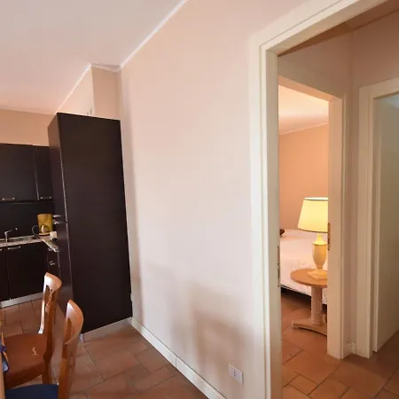 Garden Flat By Maggiore Hébergement de vacances