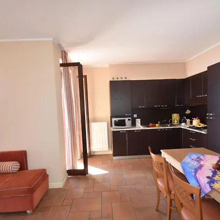 度假居 Garden Flat By Maggiore 奥杰比奥