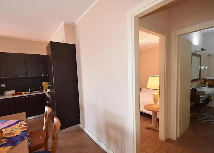 Garden Flat By Maggiore Сasa de vacaciones